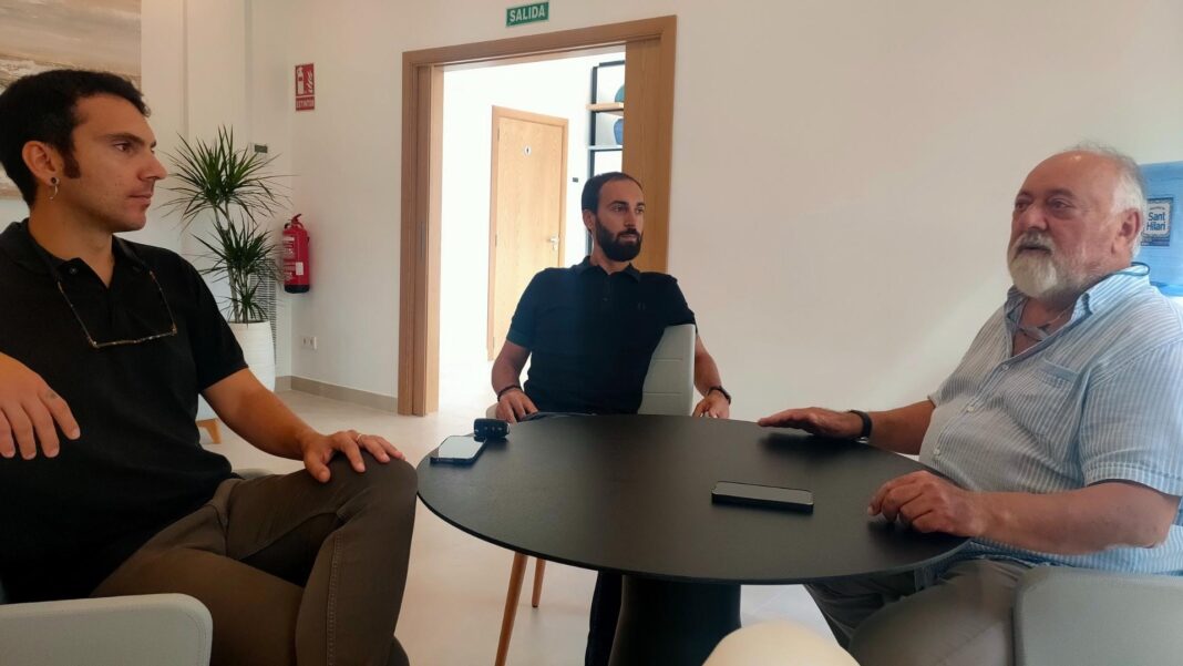 Joan Muntaner junto a sus hijos Toni y Joan Toni