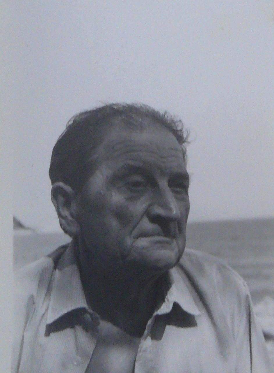 Jaume Mercant a l'estiu del 81 amb 73 anys a Sa Padruscada.P1170302